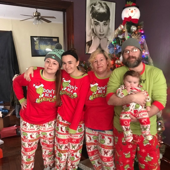 Hi! Welcome to my closet! - Picture 7 of 16